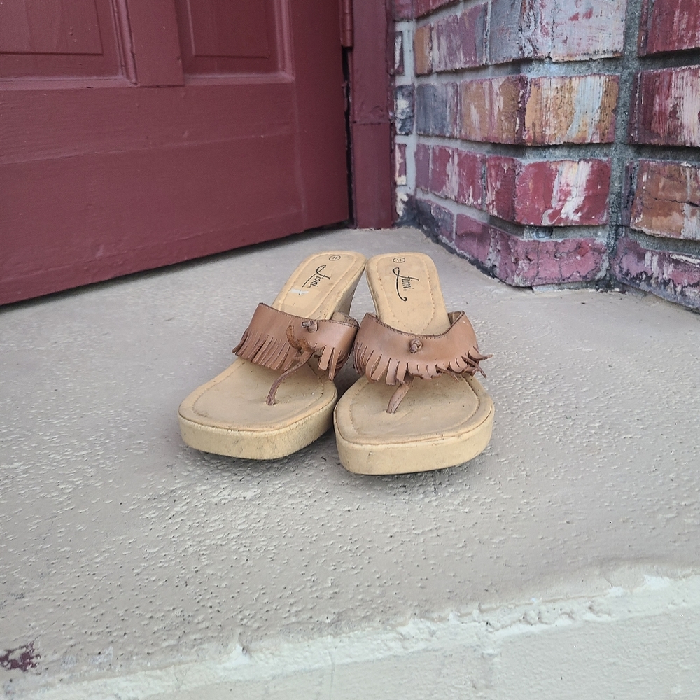 Sandals - Picture 6 of 7